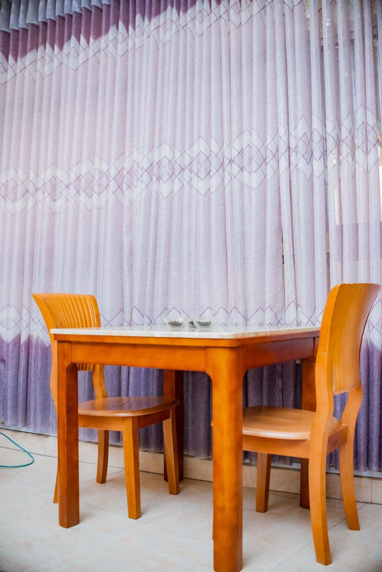 Tigers'S Apartment Hotel 布琼布拉 外观 照片