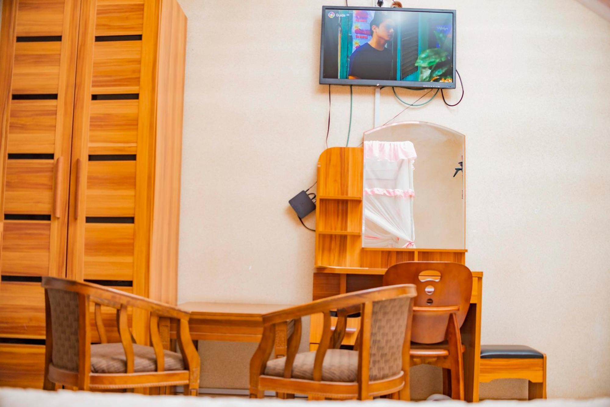 Tigers'S Apartment Hotel 布琼布拉 外观 照片