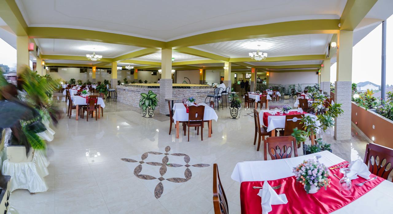 Tigers'S Apartment Hotel 布琼布拉 外观 照片