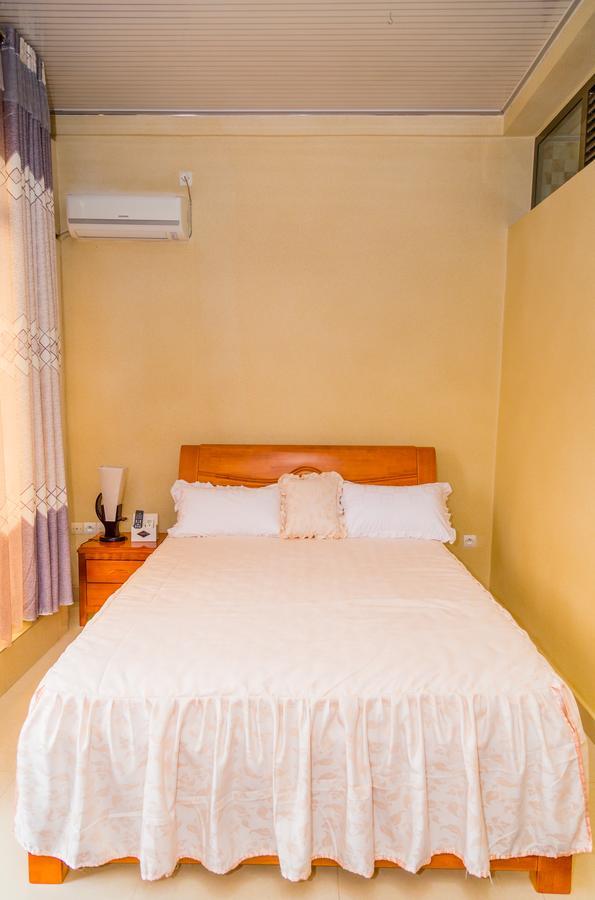 Tigers'S Apartment Hotel 布琼布拉 外观 照片